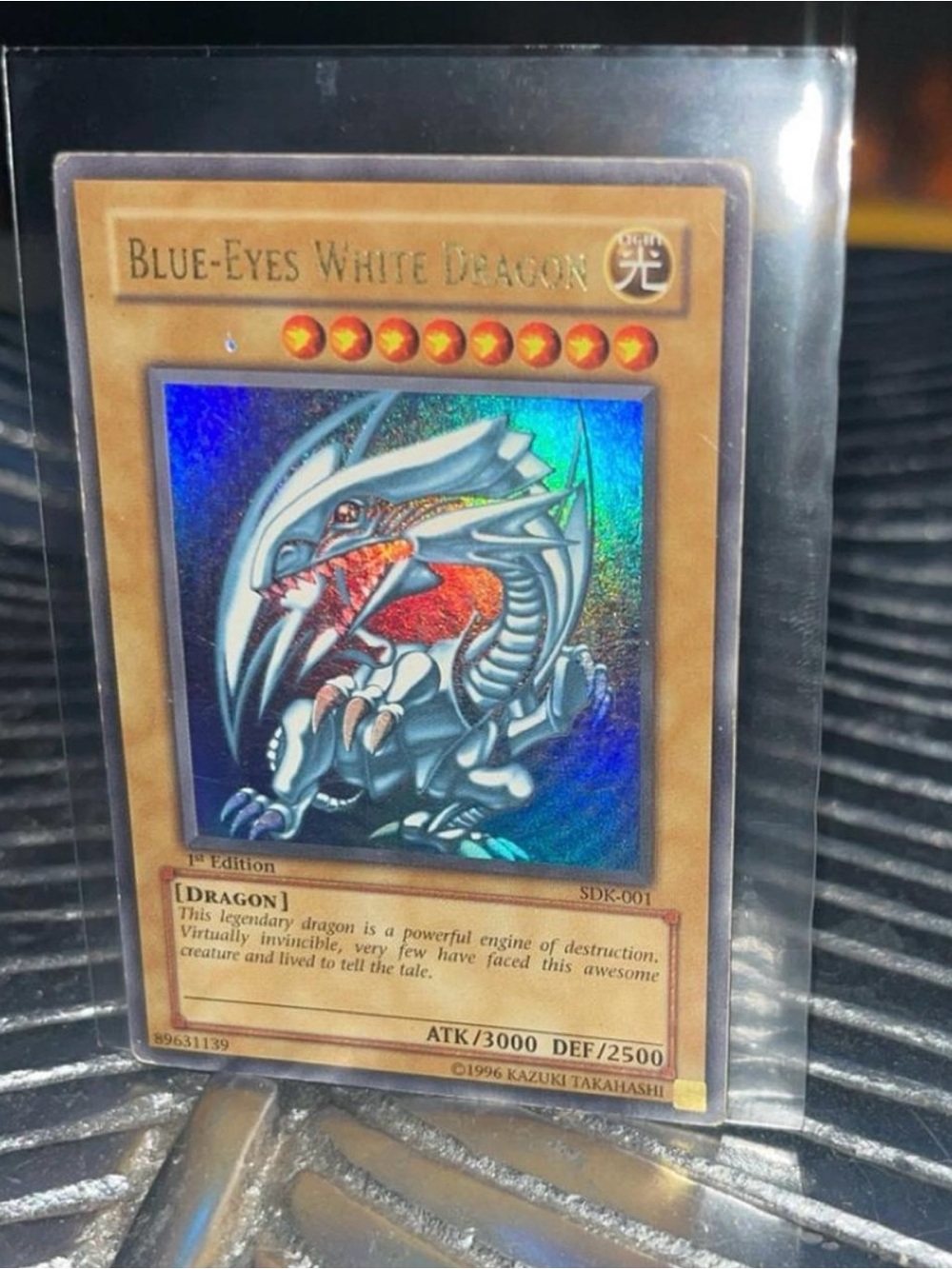Blue-Eyes White Dragon Holographic Yu-Gi-Oh! Card 1ST EDITION